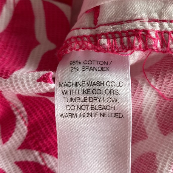 🌟Host Pick🌟 Vineyard Vines Whale Tail Print Everyday Shorts - Picture 8 of 9